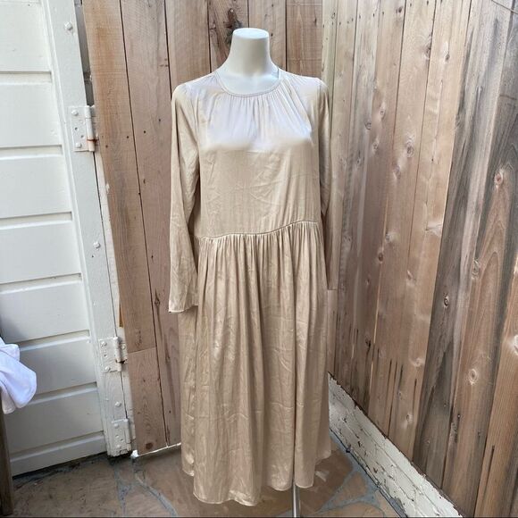 H&M satin finish cream color maxi dress size medium - Picture 8 of 12